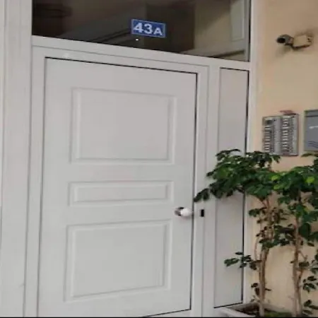 Ξενοδοχείο ημιδιαμονής House In The Center Of Next To The Port And The Metro!! *